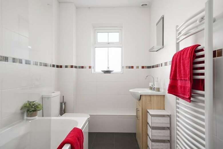 Spacious Canterbury Townhouse