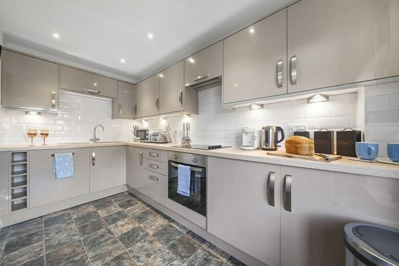 Spacious Canterbury Townhouse