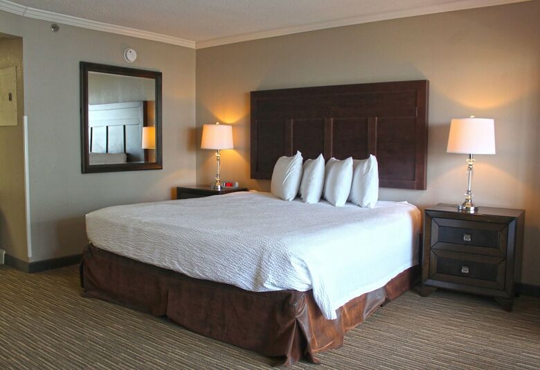 Hotel Caravelle Resort By Palmetto Vacations