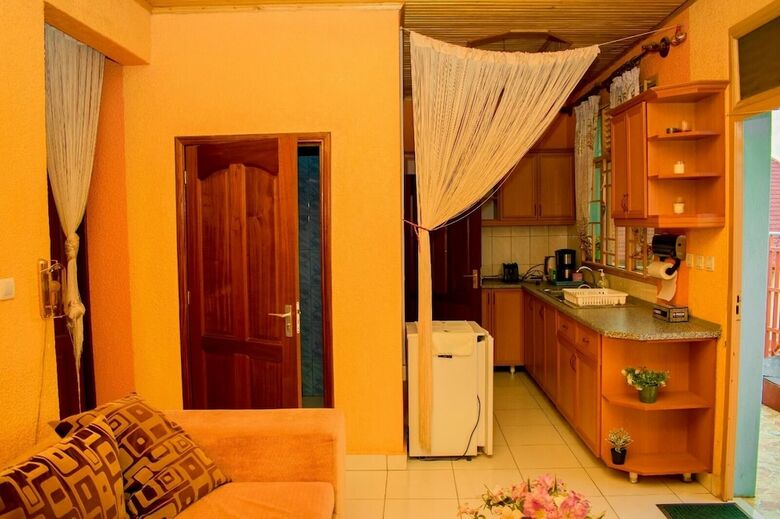 Motel Transit House Airport