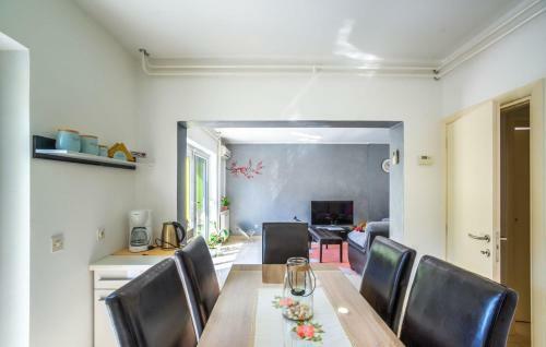 Villa Green House