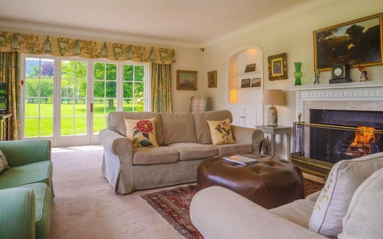 Cabana 7 Bed Lodge With Mountain Views, Glanusk Estate