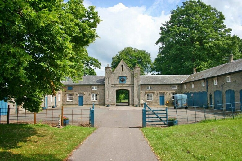 Cabana 7 Bed Lodge With Mountain Views, Glanusk Estate
