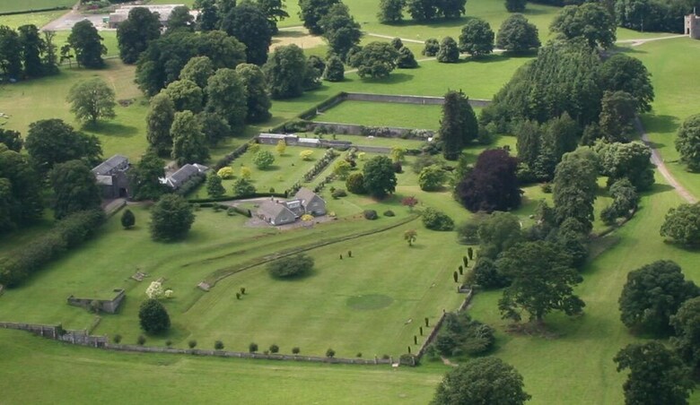Cabana 7 Bed Lodge With Mountain Views, Glanusk Estate