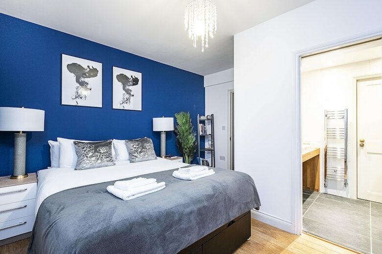 Penryn Apartment By Flexystays