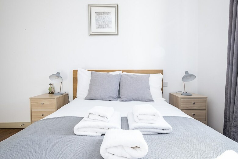 Royal College Apartments By Flexystays