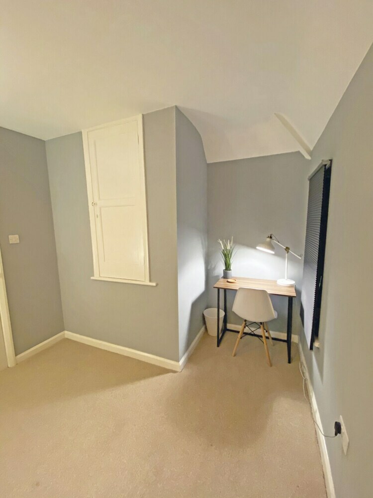 Simeon Suites By Eaa Homes