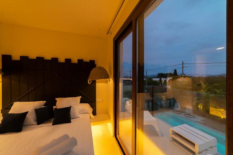 Om Hotels