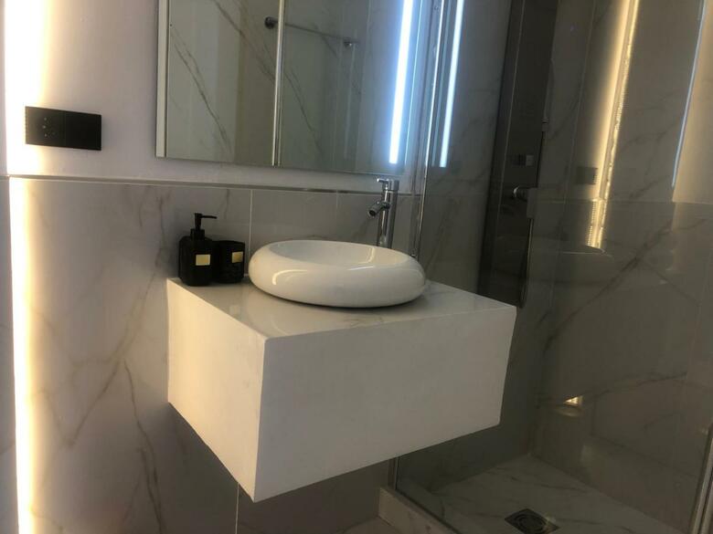 Om Hotels