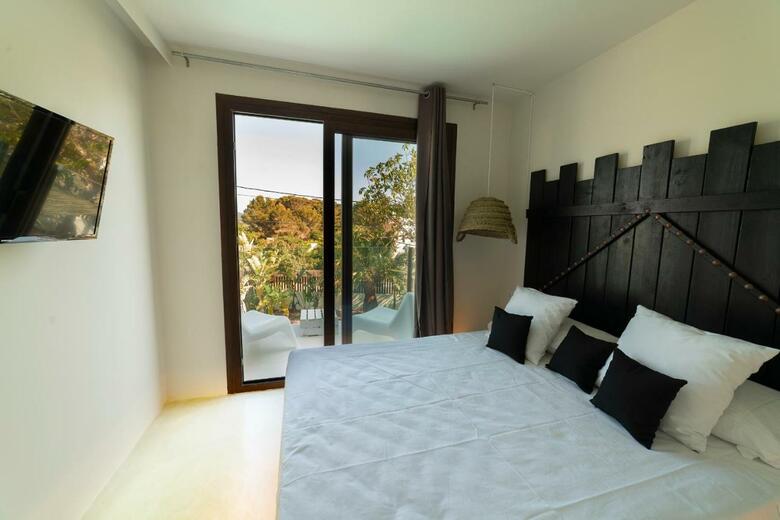 Om Hotels