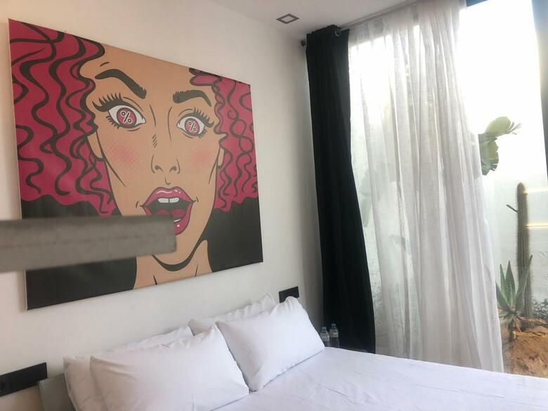 Om Hotels