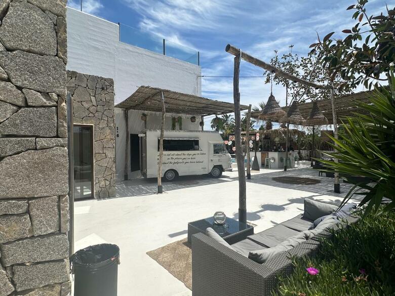 Om Hotels
