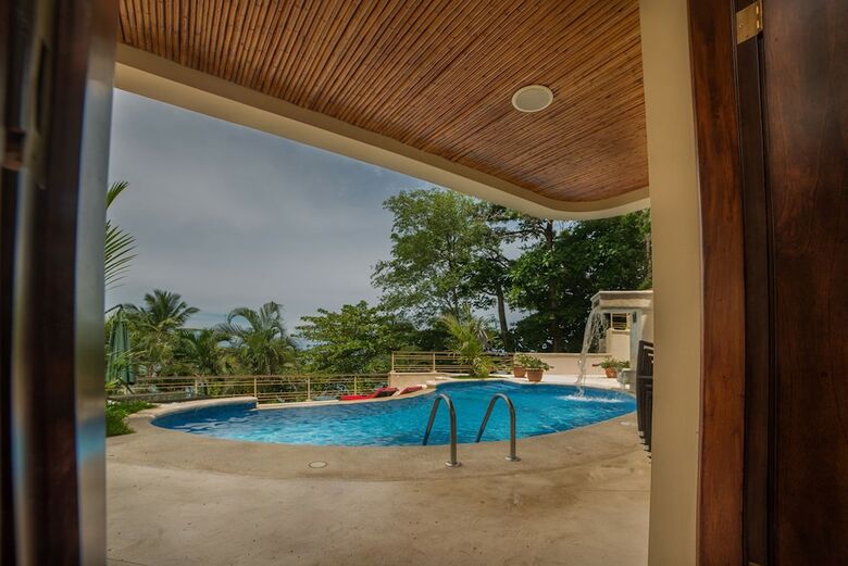 Hotel & Suites Residencia Pacifico