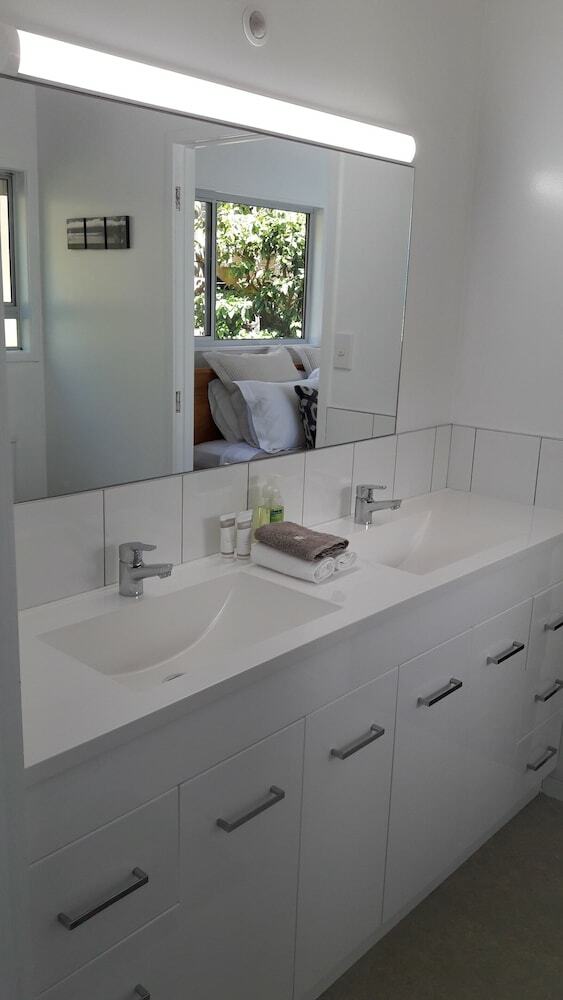 Water's Edge Holiday Homes