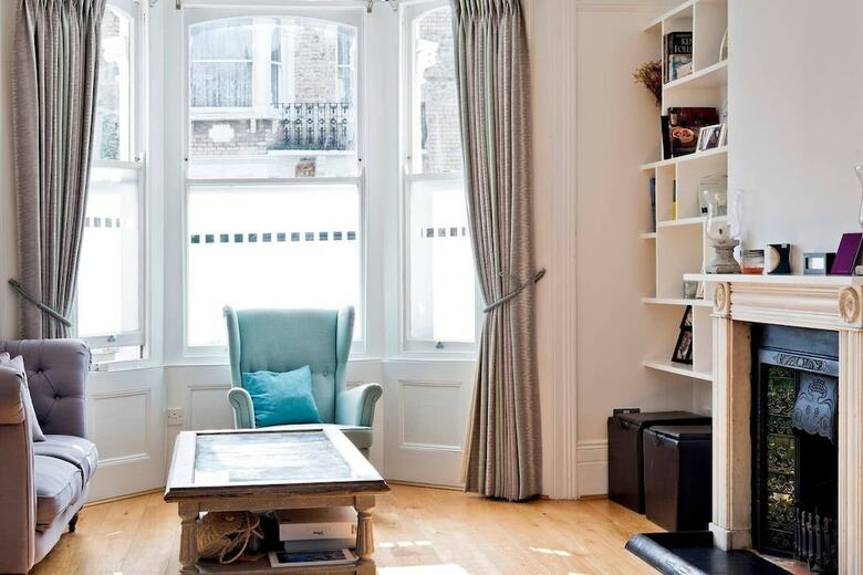 Bright & Spacious 5 Bed House In Charming Putney