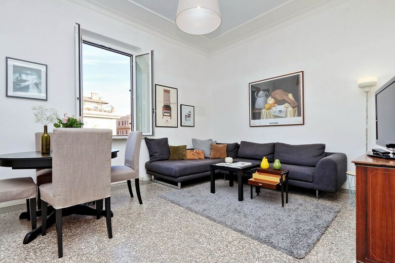 Piazza Capponi Apartment