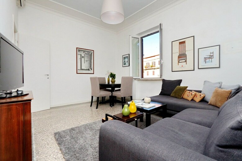 Piazza Capponi Apartment