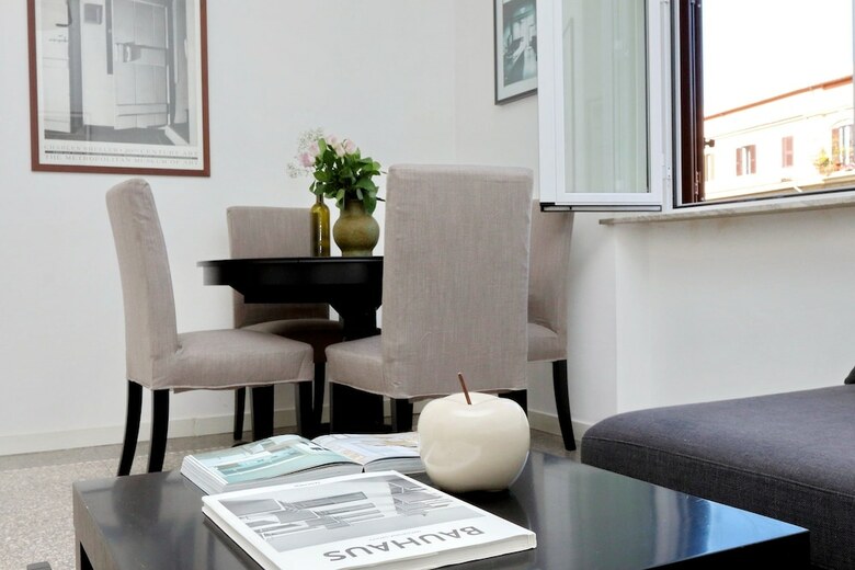 Piazza Capponi Apartment