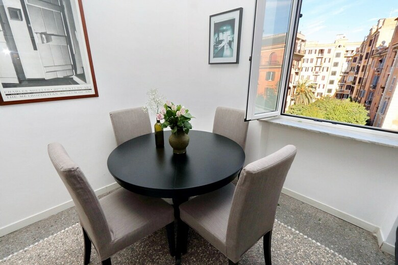 Piazza Capponi Apartment