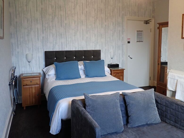 Hotel Hazeldene Guest House