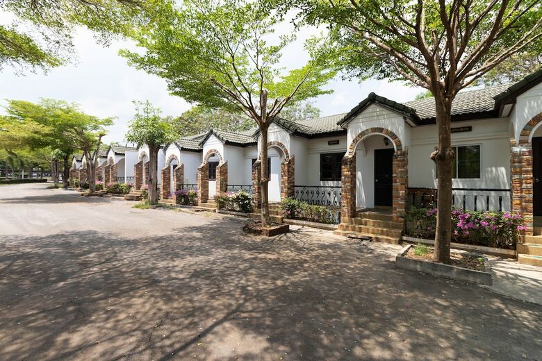 Hotel Oyo 863 Davikarn Resort