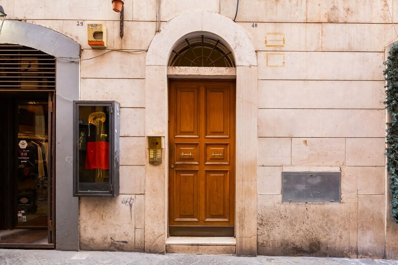 Historical Apartment Near Spanish Steps