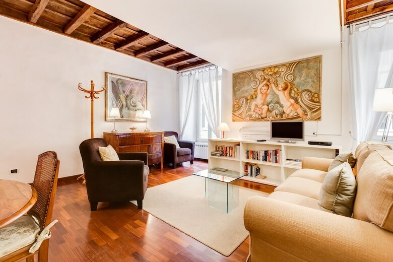 Historical Apartment Near Spanish Steps