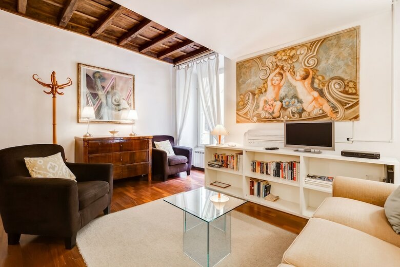 Historical Apartment Near Spanish Steps