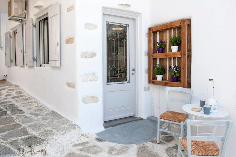 Portes View Traditional House