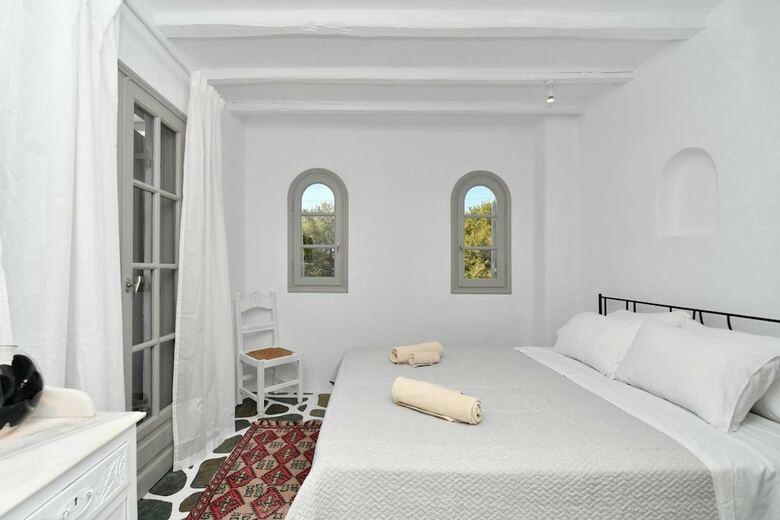 Santa Flora 3 Bedroom House Parikias Edge