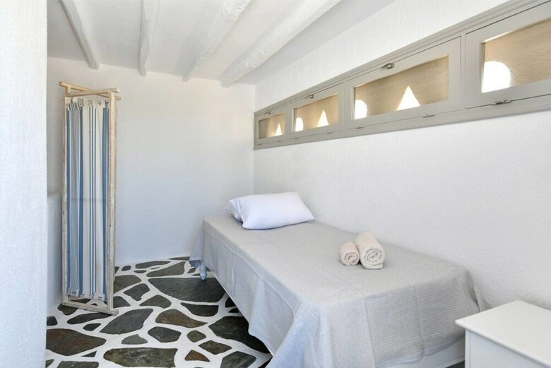 Santa Flora 3 Bedroom House Parikias Edge