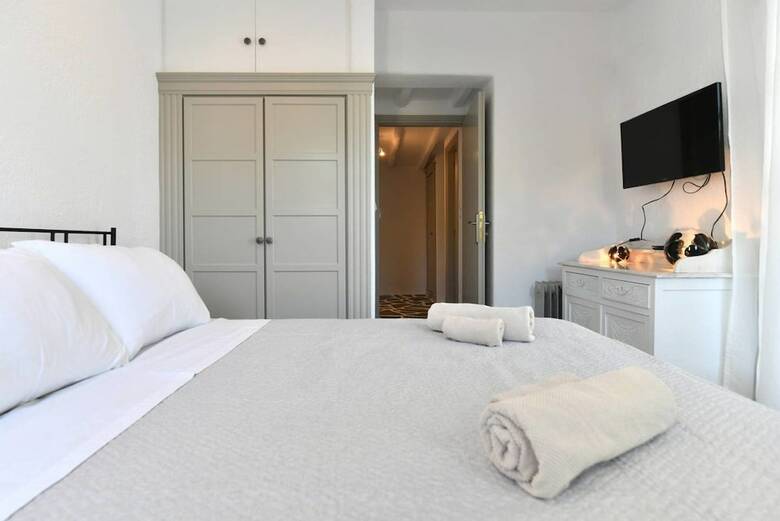 Santa Flora 3 Bedroom House Parikias Edge