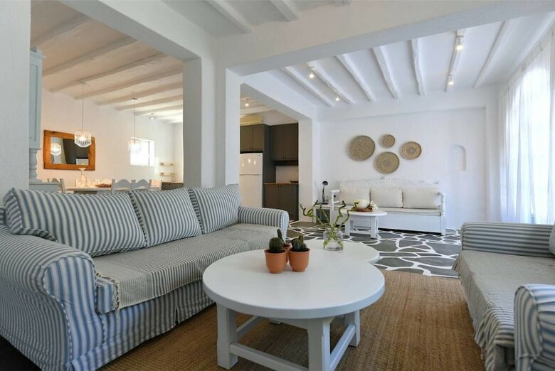 Santa Flora 3 Bedroom House Parikias Edge