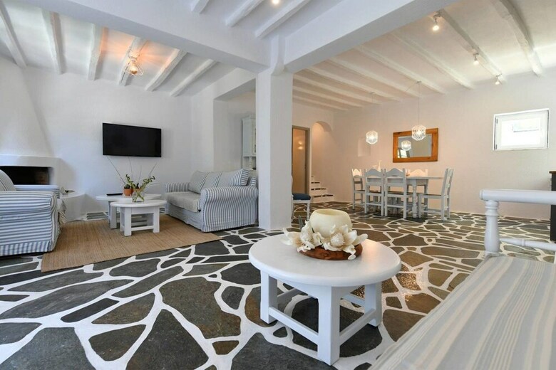 Santa Flora 3 Bedroom House Parikias Edge