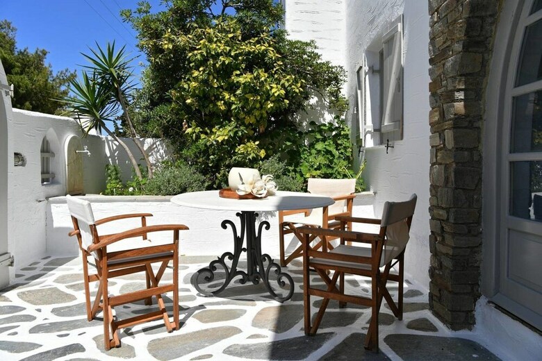 Santa Flora 3 Bedroom House Parikias Edge