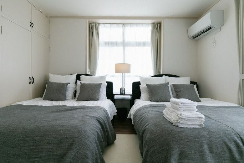 Infinity Hotel -aja-