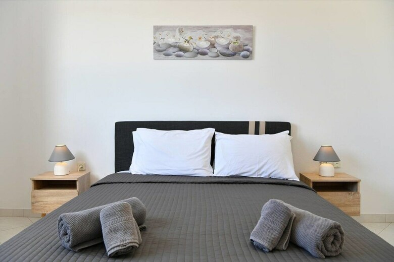 Two Bedroom House - Paroikia Central