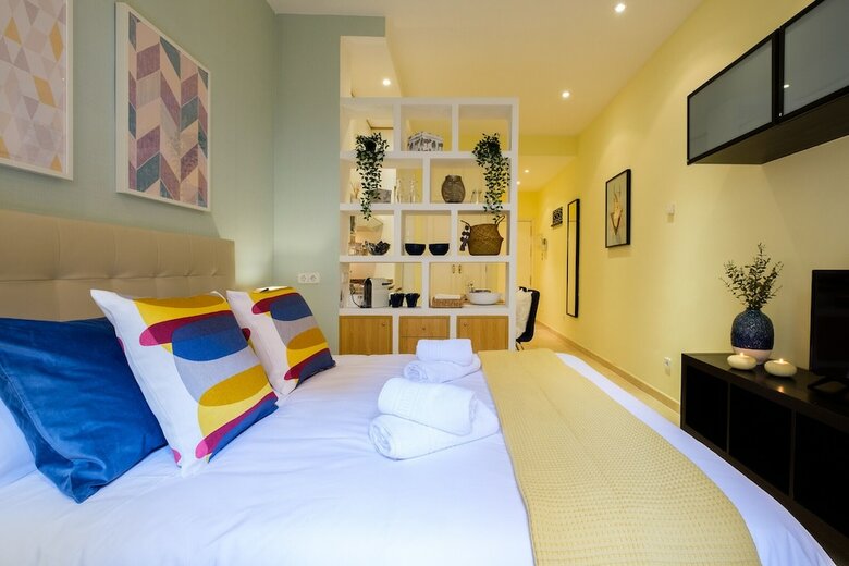 Apartamento Estudio Con Terraza En Malasa�a