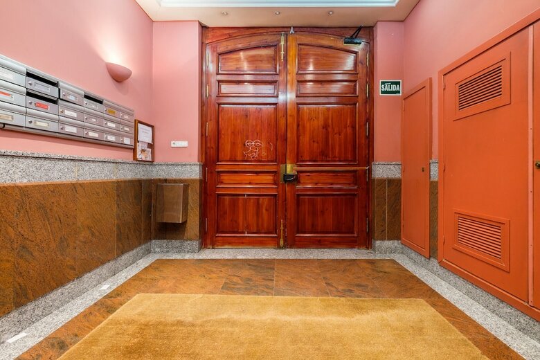 Apartamento Estudio Con Terraza En Malasa�a