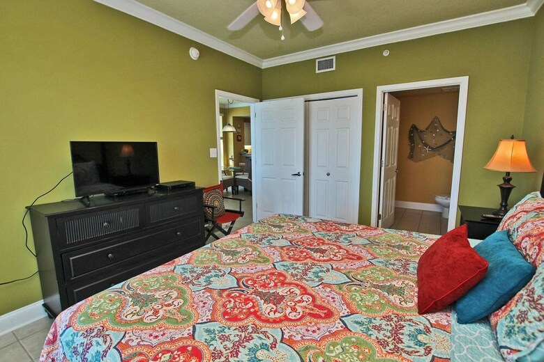Crystal Shores By Youngs Suncoast