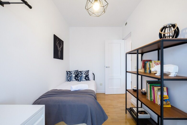 Apartamento Acogedor �tico Con Terraza En Retiro