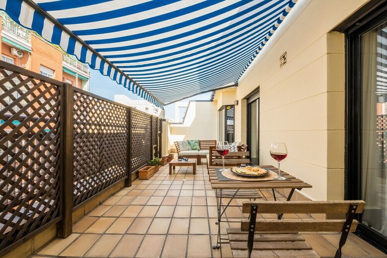 Apartamento Acogedor �tico Con Terraza En Retiro