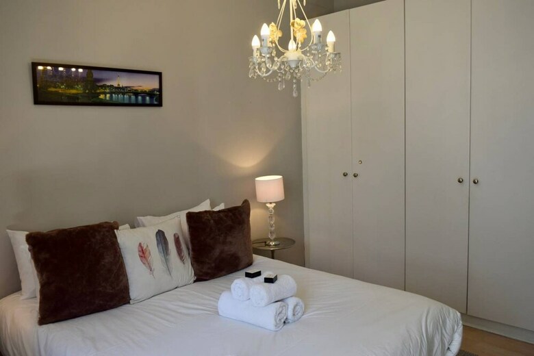 Beautiful Apartment In The Piazza With Pool And Gym