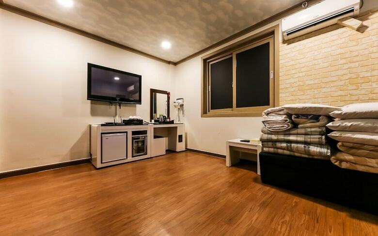Seocheon Taxi Hotel