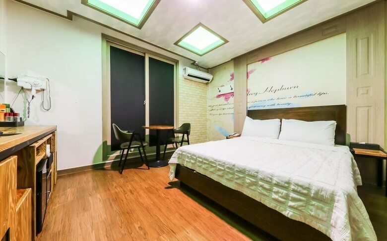 Seocheon Taxi Hotel