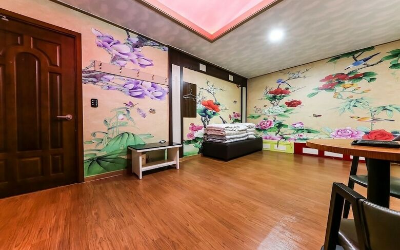 Seocheon Taxi Hotel
