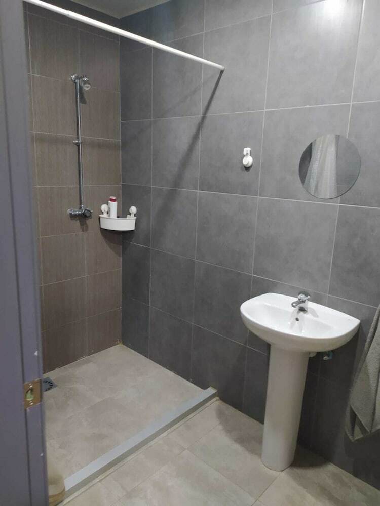 Hostal Alarpe Aterpetxea - Hostel