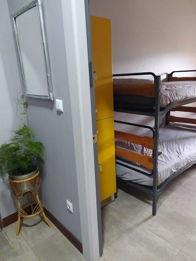 Hostal Alarpe Aterpetxea - Hostel
