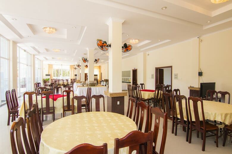 Minh Dam Hotel & Restaurant