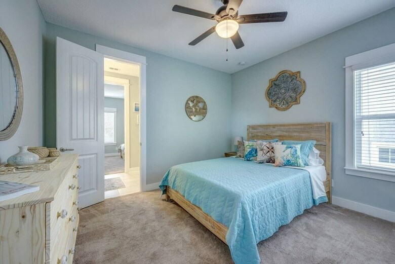Villa Sun-splashed Luxe Townhome - Walk To The Sand
